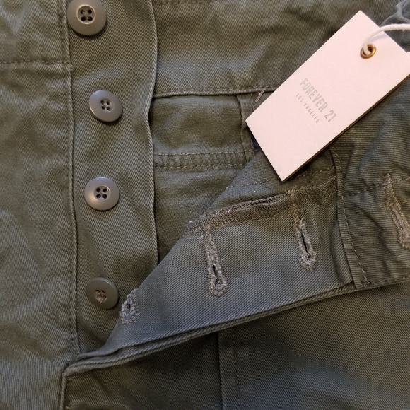 NWT Forever 21 Women's Short Size 24 - Picture 3 of 7